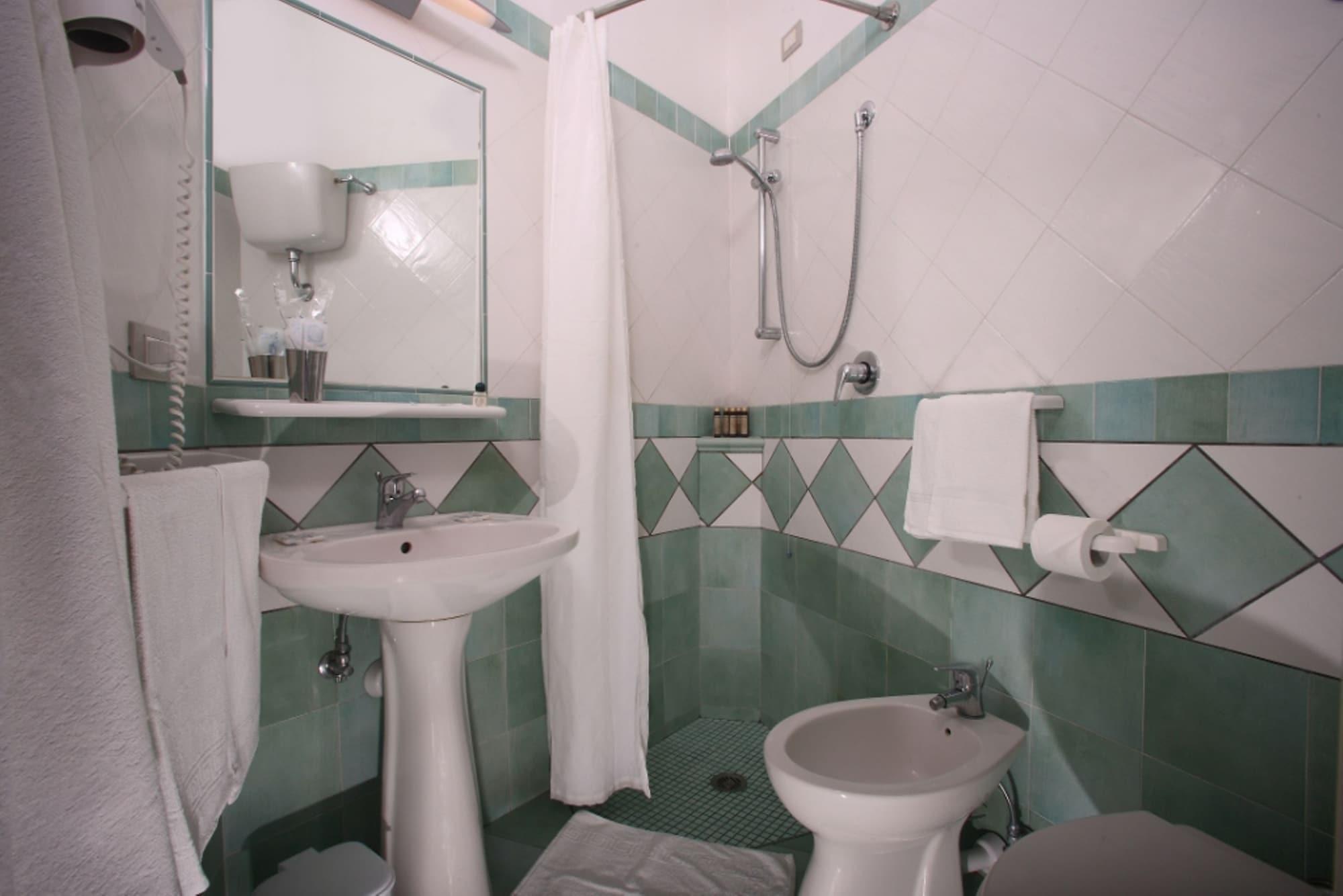 Hotel & Matarese 3*